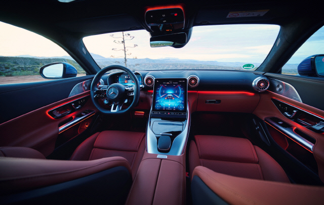 ڸ,  2  `AMG GT` 